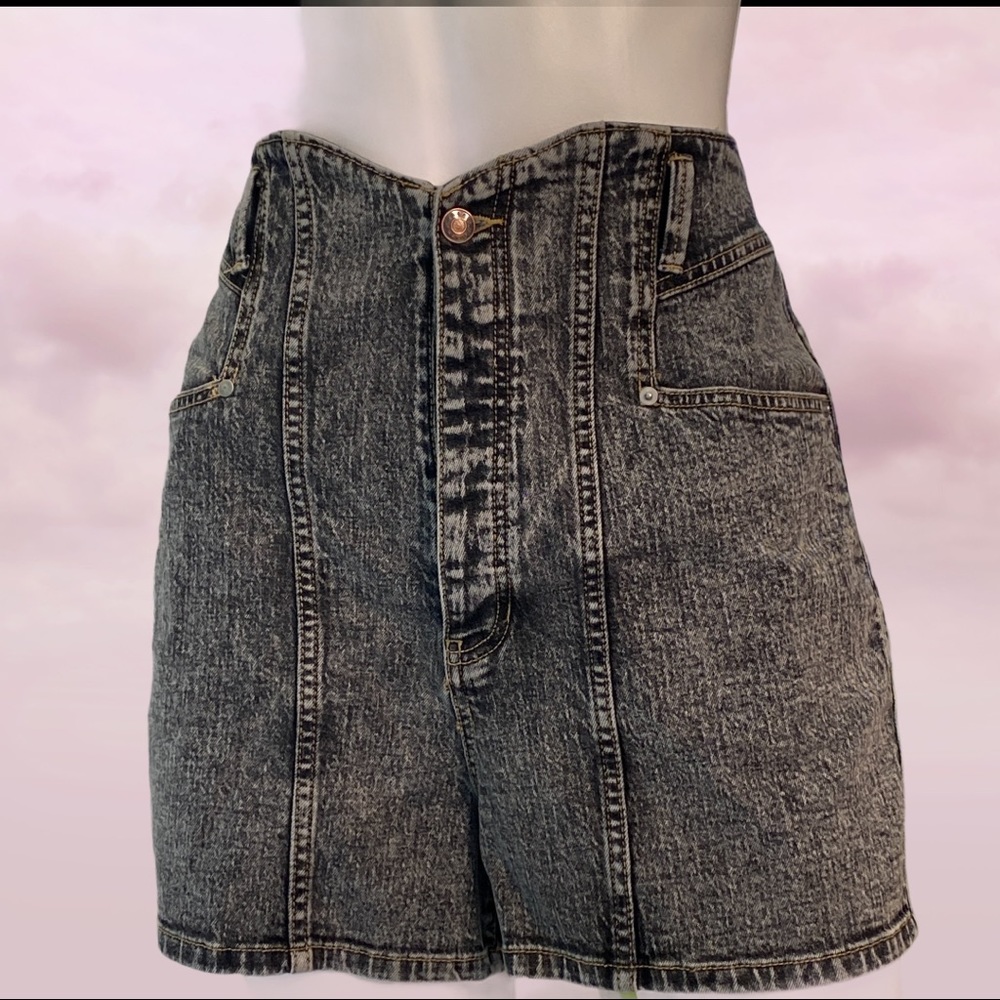 NY & Comp NWT Ultra High Rise Size 29 Black Shorts